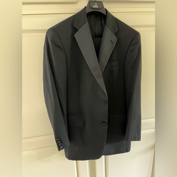 Hart Schaffner Marx Black Tuxedo. 40 Regular, Pant 34/31 - Picture 3 of 10